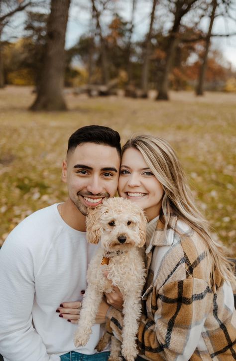 Couple Plus Dog Pictures, Family Poses With Dog, Dog Parents Photoshoot, Family With Dog Photography, Christmas Card With Dog Couple, Pet Family Photos, Xmas Photoshoot, Dog Family Pictures, Family Dog Photos