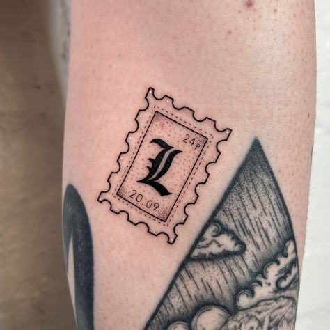 𝕷𝖔𝖓𝖉𝖔𝖓 20.09.24 . . . Little stamp tattoo done by me, on me 🖤 📷: tysm to @cloudysmith_tattoo for taking a photo for me as my flexibility levels had defo fizzled out by this point 💀🫶🏻 { 𝕯𝖔𝖓𝖊 while guesting at @parliamenttattoo London, England 𝖀𝖘𝖎𝖓𝖌: @bishoprotary @emalla.official @dynamiccolor @worldfamousink @pantheraink @butterluxe_uk • • • #stamptattoo #uktattoo #dotworktattoo #uktattooartist #newcastletattoo #newcastletattooartist #dotworktattoos #dotworktattooartist #femaletattooartist... Mailbox Tattoo, Art Inspired Tattoos, Stamp Tattoo, Inspired Tattoos, Female Tattoo Artists, Dot Work Tattoo, London England, How To Take Photos, Tattoo Artists