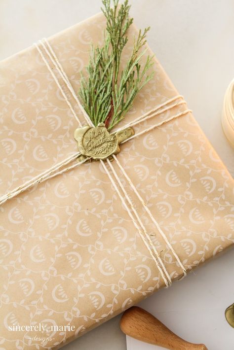 Gift Wrapping with Wax Seals Gift Wrap With Wax Seal, Natural Gift Wrapping, Gift Wrapping Techniques, Christmas Wrap, Gifts Wrapping, Seal Gifts, Creative Gift Wrapping, Sealing Wax, Holiday Gift Wrap