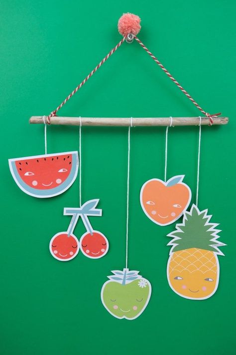 Paper Fruit Mobile. Cute printable and summer art project for kids! #kidscrafts #papercrafts #freeprintable #printable #kidsart #fruitcrafts Fruit Party Theme, Class Charter, Vegetable Crafts, Kitchen Classroom, Hello Wonderful, Mobiles For Kids, Paper Fruit, Fruit Crafts, Summer Art Projects