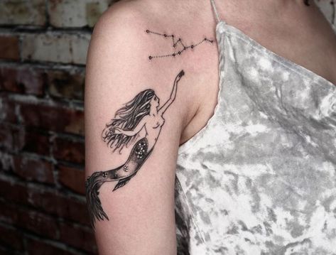 Swimming Mermaid Tattoo, Naked Mermaid Tattoo, Women Tattoo Placement, Above Elbow Tattoo, Mermaid In Love, Trident Tattoo, Tooth Tattoo, Mermaid Tattoo Designs, Water Woman