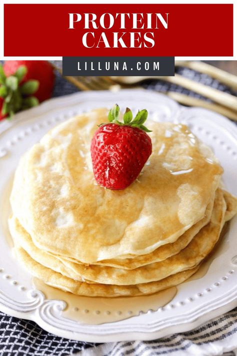 Breakfast is the most important meal of the day! Fluffy, healthy, and incredibly delicious Protein Pancakes are your new favorite recipe. #proteinpancakes #pancakes #breakfast #protein #healthy High Protein Pancakes, Breakfast Protein, Pancakes Breakfast, High Protein Smoothies, Pancake Toppings, Protein Cake, Meal Of The Day, Delicious Breakfast Recipes, Best Protein