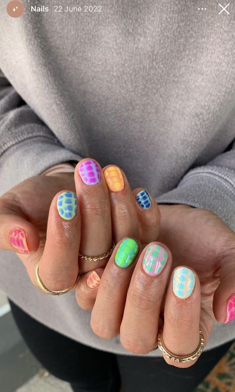 Short Hippie Nails, Natural Short Nails, Short Oval Nails, Blooming Gel, Hippie Nails, Fancy Nails Designs, School Nails, Nails Spring, Oval Nails