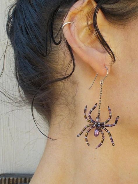 Small Beaded Animals, Beaded Earrings Animals, Beaded Spider Earrings, Spider Beads, Halloween Beaded Jewelry, Purple Spider, Anting Manik, Spider Jewelry, Beaded Spiders