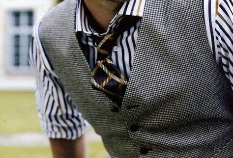 Stripe Shirt worn in perfect style with a vest and tie... I Like It! o;P Haha! Layered Prints, Classic Dressing, Shirt Combination, Mixing Patterns, Mixed Patterns, Spring Layers, Gq Style, Tie Pattern, Vest And Tie