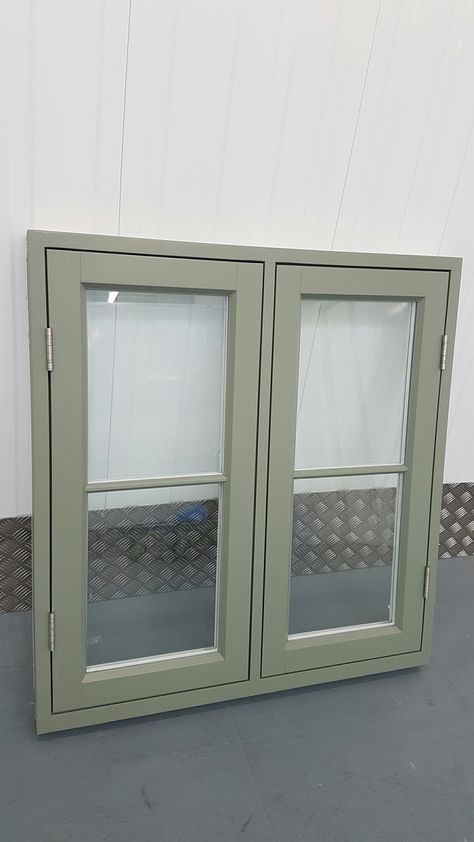 Dual colour casement window with horizontal bar. Supplied by Timber Windows Direct. Wooden Window Colours Ideas, Wood Window Design Modern, Wooden Sash Windows, Window Structure, Colorful Bedroom Design, Outside House Colors, Environment References, Metal Windows, Metal Doors Design