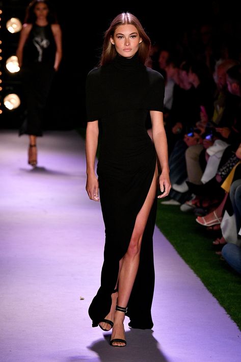 Grace Elizabeth on the Brandon Maxwell Runway at New York Fashion Week Grace Elizabeth, Brandon Maxwell, Model Outfits, Model Aesthetic, Victoria Secrets, Victoria Secret Fashion Show, Nina Dobrev, Runway Show, Dance Party