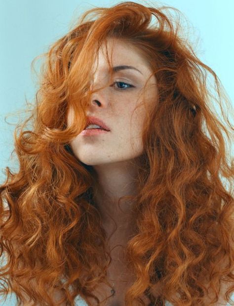 character inspiration Copper Curls, Red Freckles, Red Curly Hair, Beautiful Red Hair, Long Red Hair, Redhead Girl, Long Red, Making Waves, Ginger Hair