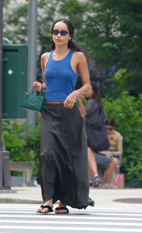 Zoe Kravitz's street style: boho summer outfits and red carpet fashion - i-D Zoe Kravitz Style, Nyc Summer, Boho Summer Outfits, Zoe Kravitz, Stil Inspiration, Looks Street Style, Ozzy Osbourne, Celebrity Street Style, Mode Inspo