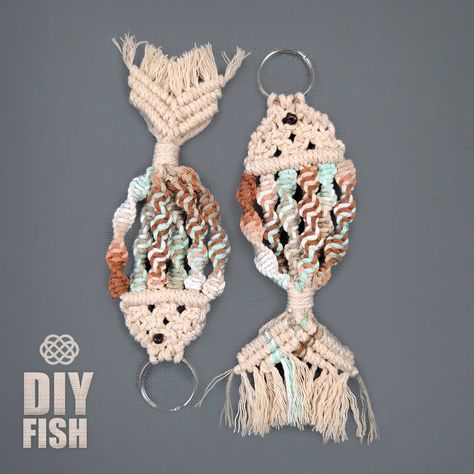 Macrame Fish, Macrame School, Keychain Tutorial, Fish Keychain, Baby Animal Videos, Mermaid Crafts, Macrame Ideas, Animal Videos, Macrame Diy