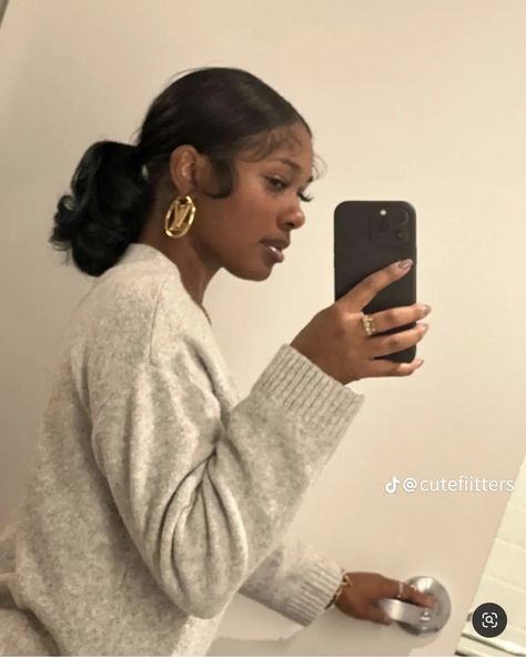 Hairstyles Cut, Silk Press Hair, Pressed Natural Hair, Silk Press Natural Hair, Flat Iron Hair Styles, Women's Hairstyles, Natural Hair Styles Easy, Hair Ponytail Styles, Ponytail Styles