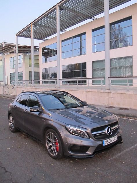 Mercedes Gla 250, Limousine Interior, Luxury Mercedes, Mercedes Benz World, Vision Board Pics, Mercedes Gla, Cars Design, Mercedes Benz Gla, Car Goals