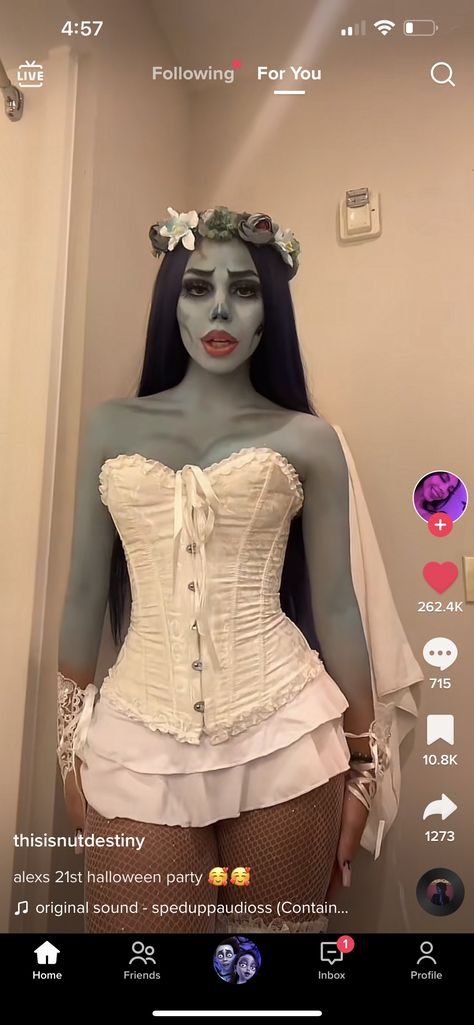 Pregnant With Triplets, Dead Bride Costume, Halloween Constumes, Halloween Bride Costumes, Halloween Costumes 2022, Corpse Bride Costume, Horror Halloween Costumes, Classy Halloween Costumes, Hot Halloween Outfits