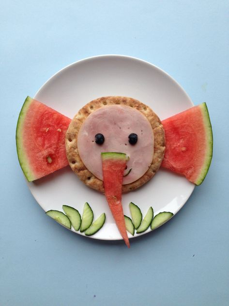 elephant snacks kids - Google Search Elephant Themed Food, Elephant Snacks, Ipad Planners, Food Art For Kids, Childrens Meals, Kids Treat, Food Carving, Cute Food Art, Toddler Snacks