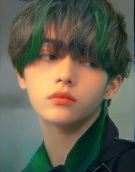 Green Hair Guy, Green Hair Male, Green Hair Aesthetic, Green Hair Men, Brown Hair Korean, Guys With Green Eyes, Boys With Green Eyes, Black And Green Hair, Korean Boy Hairstyle