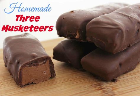 Copycat Three Musketeers Recipe - Saving Dollars & Sense Coating Chocolate, Homemade Candy Bars, Candy Bar Recipe, Candy Recipes Homemade, Three Musketeers, Marshmallow Creme, Snack Treat, 2 Ingredient, Homemade Candies