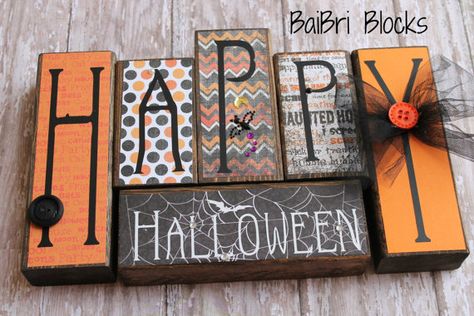 Halloween Wood Crafts, Carte Halloween, Fall Halloween Crafts, Fall Projects, Craft Night, Fall Halloween Decor, Halloween Signs, Halloween Projects, Wooden Blocks