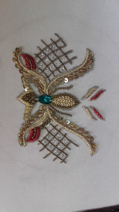 Pitta Work Embroidery, Pitta Work, Bavariya Work, Appliqué Work, Aari Design, Aari Designs, Best Blouse Designs, Embroidery Leaf, Bridal Jewelry Vintage