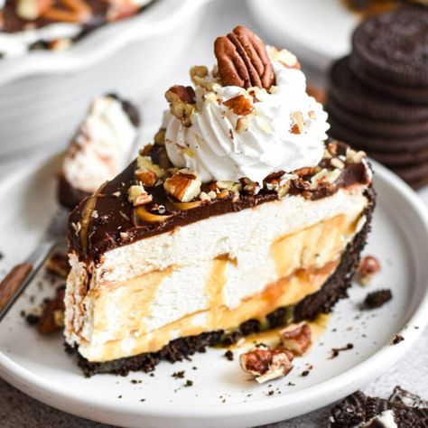 No Bake Turtle Cheesecake • Dance Around the Kitchen No Bake Turtle Cheesecake, Dance Around The Kitchen, Turtle Cheesecake Recipes, Chocolate Cookie Crust, Ocean Food, Turtle Cheesecake, Oreo Cookie Crust, Caramel Bits, Chocolate Crust