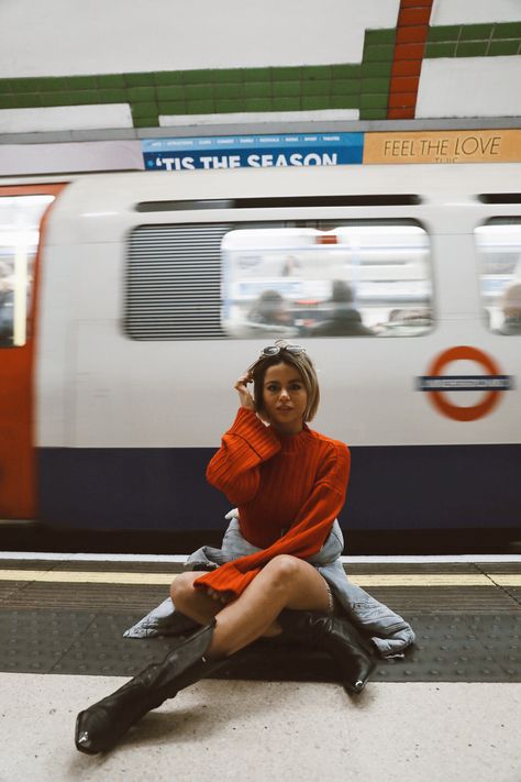 @rebeccaspencer_photography London Street Photoshoot, London Tube Photography, London Underground Photoshoot, London Tube Photoshoot, London Portrait Photography, London Portraits, London Street Fashion, Photoshoot London, London Photoshoot