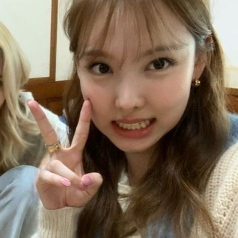 twice sana and nayeon matching icons Matching Pfps Kpop Twice, Matching Twice Pfp For 2, Nayeon And Sana Matching Pfp, Cdp Twice, Nayeon And Sana Matching Icons, Wallpaper Backgrounds Laptop Kpop, Matching Pfp Kpop Twice, Twice Couple Icons, Sana Matching Pfp