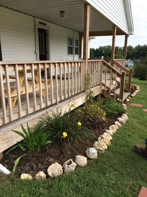 Flower Beds Around Porch, Mobile Home Flower Bed Ideas, Flower Bed Walkway, Flower Beds In Front Of Trailer House, Trailer Front Yard Landscaping, Mobile Home Flower Beds, Trailer House Landscaping, Diy Lawn Decor, Back Deck Decor