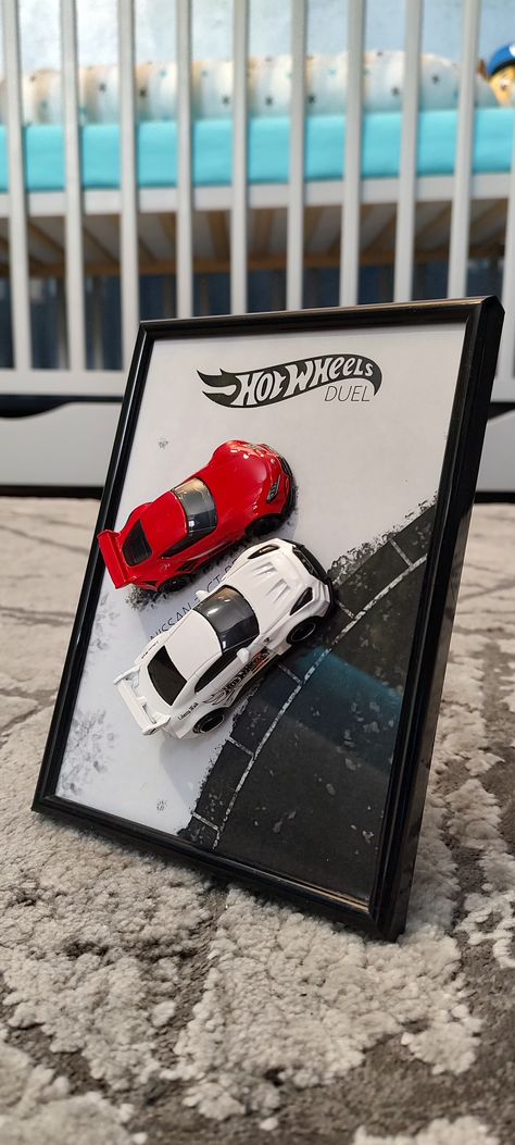 Hotwheels Decorations Ideas, Hot Wheel Crafts, Hot Wheels Design, Hotwheels Display Ideas, Hot Wheels Decor, Hot Wheels Gift Ideas, Hot Wheels Wall Art, Hot Wheels Crafts, Hot Wheels Art