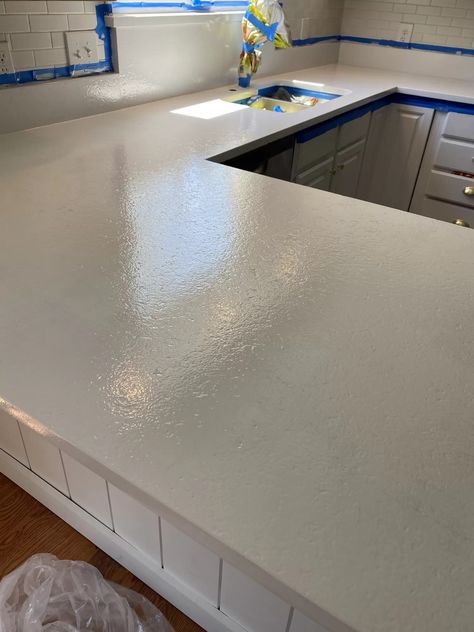 How to Paint Countertops (DIY Epoxy Counters) - Full Hearted Home Epoxy Countertops Diy, Paint For Countertops, Kitchen Countertop Makeover, Diy Epoxy Countertop, Counter Makeover, Epoxy Counters, Rustoleum Countertop Paint, Appliance Epoxy, Painted Countertops Diy