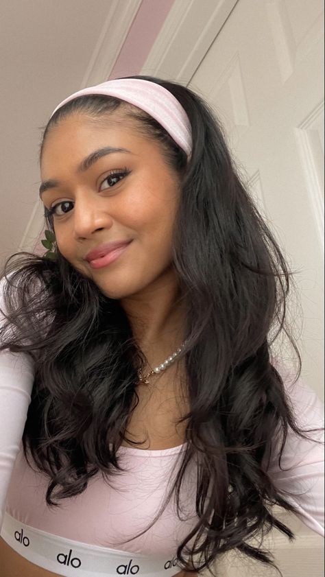 ig: shivanijune Pink Headband Outfit, Pilates Hairstyles, Cute Headband Hairstyles, Pink Pilates Princess Aesthetic, Pilates Princess Aesthetic, College Hairstyles, Pink Pilates Princess, Princess Makeup, Pretty Pink Princess