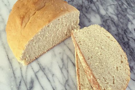 5-Ingredient Greek Yogurt Bread -- Just 1 Hour from Start to Finish via @findinggoodliving Greek Yogurt Bread 2 Ingredients, Yogurt Bread Recipe, Greek Yogurt Bread, Yogurt Bread, Yeast Bread Recipes, Vanilla Greek Yogurt, Yeast Bread, Bread Cake, Sandwich Bread