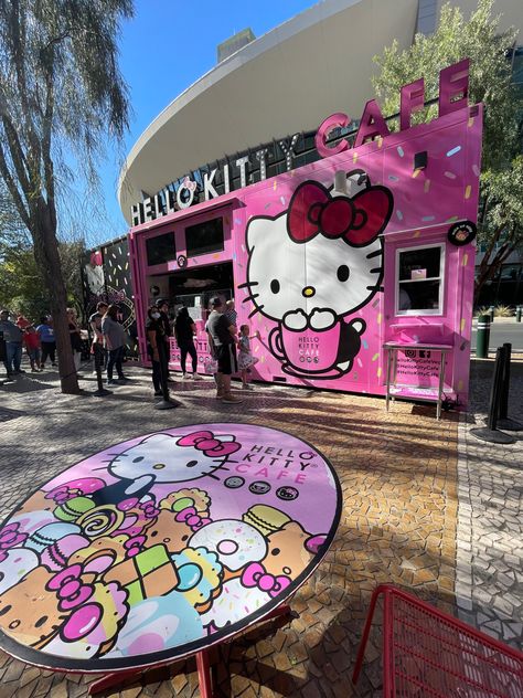 Las Vegas Hello Kitty Cafe, Hello Kitty Cafe Vegas, Pink Las Vegas, Hello Kitty Las Vegas, Hello Kitty Cafe Las Vegas, Hello Kitty World, Cafe Hello Kitty, Master Balcony, Hello Kitty Store