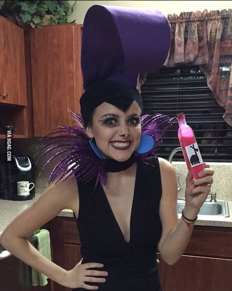 19,922 points • 205 comments - Yzma costume - 9GAG has the best funny pics, gifs, videos, gaming, anime, manga, movie, tv, cosplay, sport, food, memes, cute, fail, wtf photos on the internet! Yzma Costume, Costume Disney, Villain Costumes, Fantasia Disney, Diy Kostüm, Hallowen Costume, Disney Halloween Costumes, Creative Costumes, Disney Cosplay