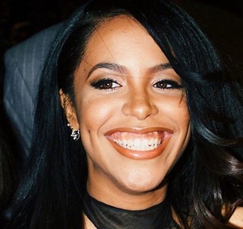 Aaliyah Haughton on Instagram: “Repost from @xxbabygirlaaliyahxx. Show their account some love! #Smile #Aaliyah” Romeo Must Die, Funny Deep Thoughts, Aaliyah Hair, Aaliyah Style, Aaliyah Haughton, Great Smiles, Black Nail Polish, We Missed You, Missing You So Much