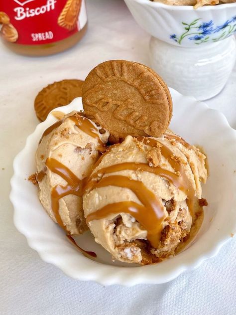 Butterscotch Ice Cream Aesthetic, Biscoff Ice Cream, Paris Bakery, Vanilla Cream Filling, Biscoff Biscuits, Biscoff Cookie Butter, Biscoff Spread, Ice Cream Tubs, Ginger Biscuits