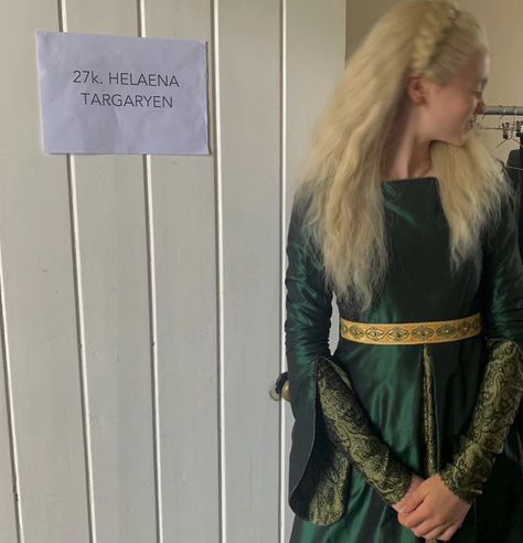 Baratheon Dress, Game Of Thrones Dress, Princesa Elizabeth, Helaena Targaryen, Game Of Thrones Cast, Targaryen Art, Game Of Thrones Funny, Targaryen Aesthetic, Office Outfits Women