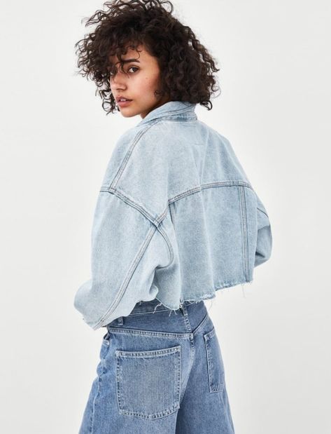 Jeans Editorial, Denim Photography, H&m Denim Jacket, Denim Photoshoot, Denim Editorial, Shooting Studio, Fashion Model Poses, Minimal Outfit, Girl Inspiration