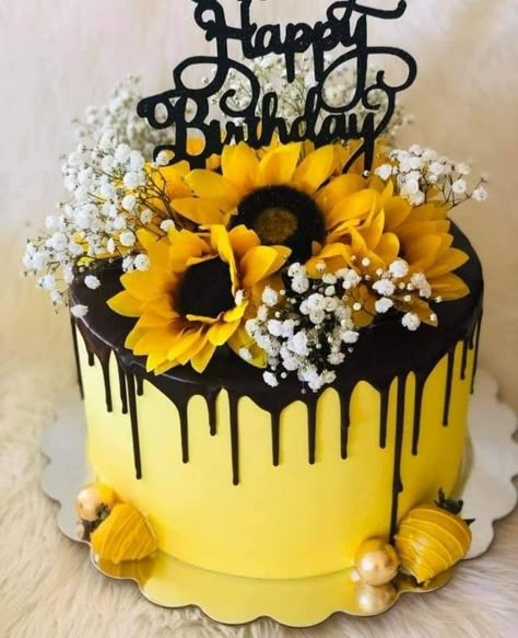 Sweet 16 Sunflower Cake, Sunflower Cake Design Simple, Sunflower Cake Designs Birthday, Sunflower Cakes Ideas, Sunflower Cake Ideas Birthday, 48th Birthday Cake, Sunflower Cake Birthday, Sunflower Themed Cake, Sunflower Theme Cake