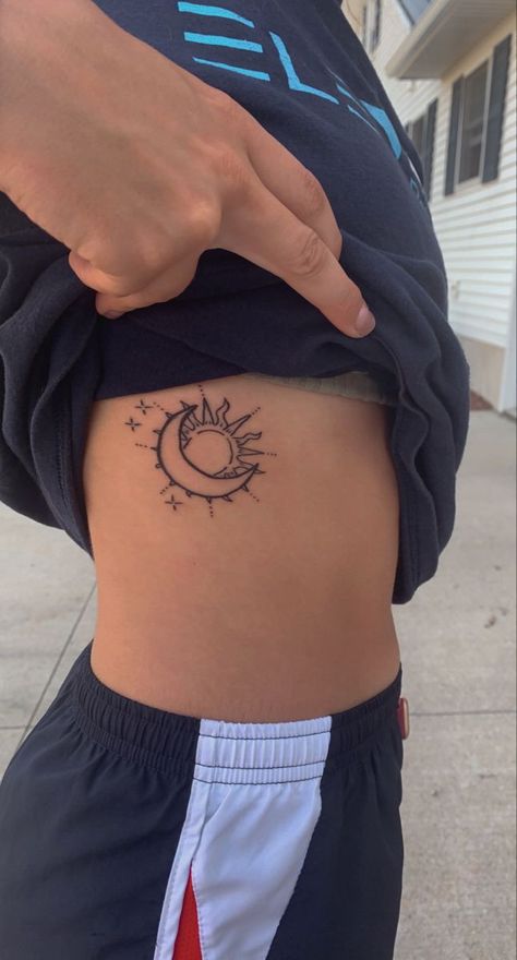 Small Dope Tattoos, Tattoo Sonne, Hippie Tattoo, Sun And Moon Tattoo, Dope Tattoos For Women, Cute Tattoos For Women, Discreet Tattoos, Sun Tattoo, Dainty Tattoos