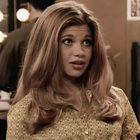 topanga lawrence | boy meets world Topanga Hair, Topanga Lawrence, Danielle Fishel, 90s Hair, Haircut Inspo, Athletic Hairstyles, Dream Hair, Hair Stuff, Haircut Ideas