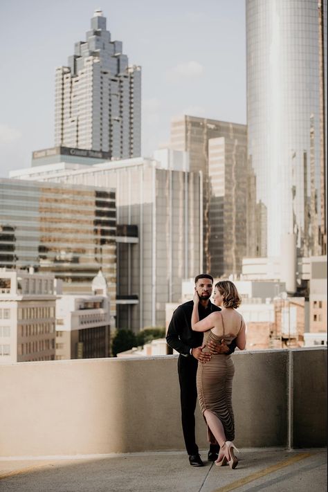 Rooftop Engagement Photos Atlanta, Atl Photoshoot Locations, Downtown Atlanta Photoshoot, Downtown Rooftop Photoshoot, Skyline Photoshoot, Rooftop Photoshoot Ideas, Atlanta Elopement, Engagement Photos Atlanta, Atlanta Photoshoot