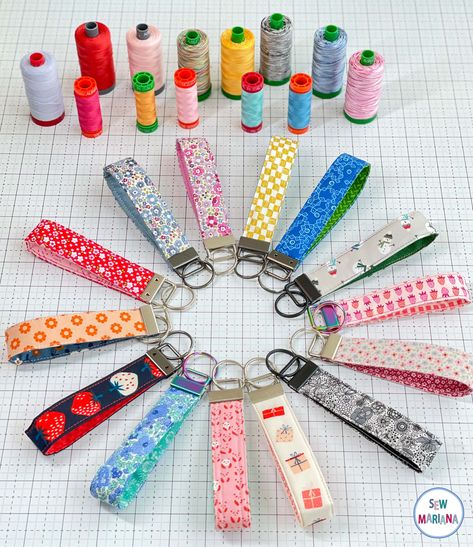 Easy Key Fobs Tutorial — Sew Mariana Key Fob Sewing Pattern Free, Quilted Key Fobs, Sewing Key Fob, Sewing Keychain Ideas, Key Fob Sewing Pattern, Handmade Keychains Diy, Diy Key Fob, Key Fobs Diy, Vendor Ideas