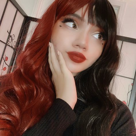 Red Split Hair, Red And Brown Split Dye, Split Hair Dye, Dye Wig, Split Dye, Split Hair, Hair Color Brown, Wig With Bangs, Wigs With Bangs