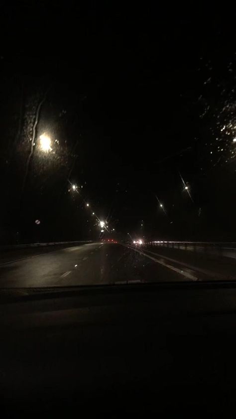 Car And Rain Aesthetic, Night Driving Rain, Night Drive Rain, Night Drive Video, Rain Driving, Driving In Rain, Rain Road, Driving In The Rain, Perjalanan Kota