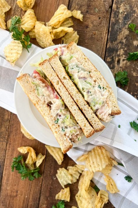 "Better than Deli" Tuna Salad Sandwich | EASY 10 Minute Recipe Deli Tuna Salad, Tuna Salad Sandwich Recipe, Tuna Sandwich Recipes, Hamburger Hotdogs, Sandwich Easy, Chickpea Fritters, Tuna Salad Sandwich, Sandwich Sauces, Cheese Omelette