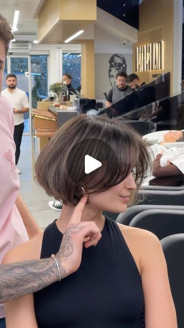 Eren Avşar on Instagram: "Nasıl oldu ?" Short Hair For Grey Hair Over 50, Stacked Angled Bob Haircut For Fine Hair, Under Cut For Woman, Short Hair Cuts For Women With Layer, Bob With Bangs Fine Hair, Curl Short Hair, Short Bob Cut, Short Stacked Bob Haircuts, Sleek Short Hair