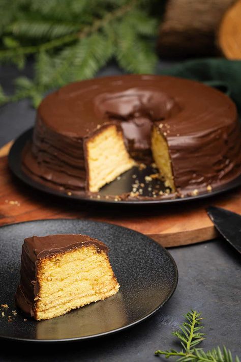 Baumkuchen (German Tree Cake) - Caroha German Cake Recipes, Baumkuchen Recipe, German Chocolate Cakes, German Cakes Recipes, Best German Food, Bee Sting Cake, Wave Cake, German Bakery, German Cake