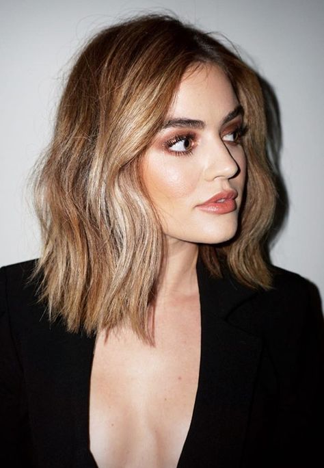 Lucy Hale Blonde Hair, Lucy Hale Lob, Lucy Hale Hair Color, Lucy Hale Hair Medium, Celebrity Hair Color Brunette, Lucy Hale Haircut, Lucy Hale Blonde, Lucy Hale Hair, Hair Color Blonde Highlights