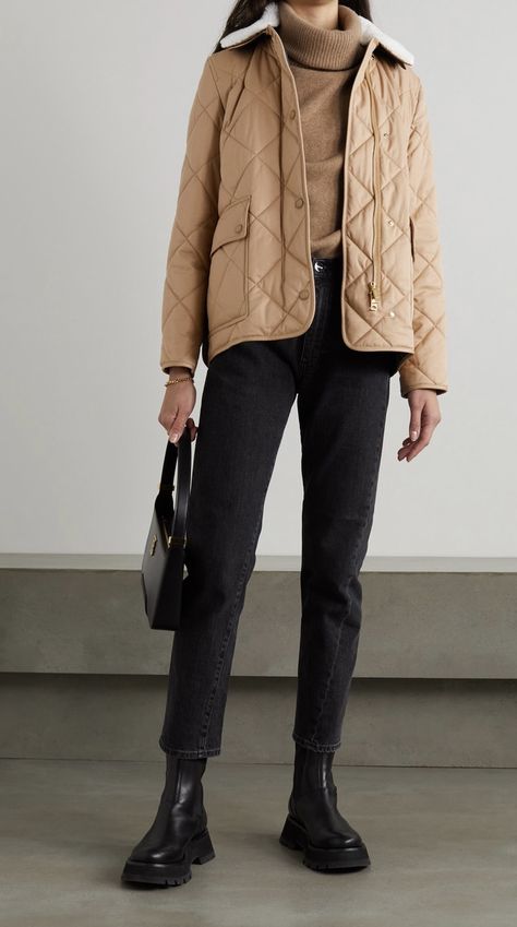 Anorak Jacket Outfit, Beige Jacket Outfit, Quilted Jacket Outfit, Burberry Quilted Jacket, Winter Mode Outfits, Cotton Twill Jacket, Designer Leather Jackets, Burberry Outfit, Black Jeans Outfit