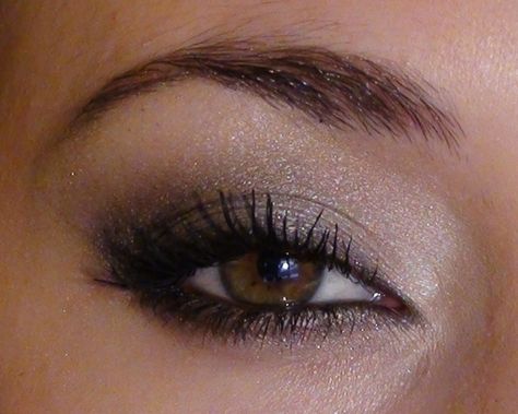 maquillage yeux de biche maquillage brillant Makeup Brown, Nice Ideas, Look Rock, Skin Remedies, St Valentin, Makeup For Brown Eyes, Beauty Make Up, Fashion Makeup, Nails Inspiration