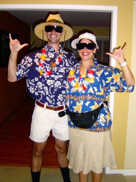 Florida Tourist Costume, Creative Couple Halloween Costumes, Tourist Halloween Costume, Wacky Outfits, Tourist Costume, Spirit Weeks, Spirit Day Ideas, Beach Dance, Tourist Outfit